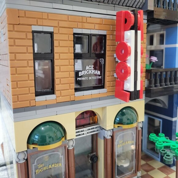 Lego Creator 10246 Detective's Office - Picture 9 of 16